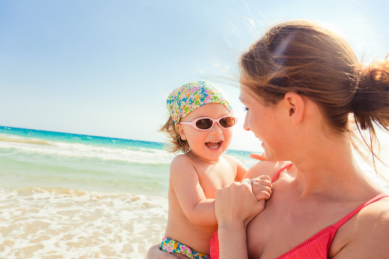 Famille monoparentale : faites du camping à Costa Brava pour souder la famille