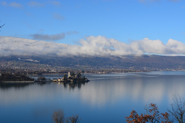 Les meilleurs campings 4 étoiles pas chers au bord du lac d&rsquo;Annecy
